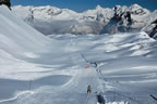 At 14km Cascade, between Flaine and Sixte-Fer-a-Cheval, is Europe's longest blue run. (77kb)
