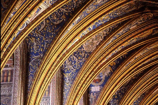 The Italianate decoration of the vaults is complemented by gilded supporting ribs.