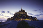 Le Mont Saint-Michel at dusk. (47kb)