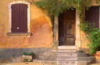 Ochre facade, Roussillon (87kb)